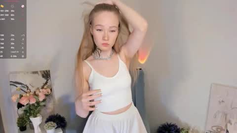 Snapshot of melodievejar chatting on 02.12.26 melodievejar online show from 02.12.26