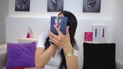 Snapshot of melodiroux_ chatting on 01.15.26 Melodi online show from 01.15.26