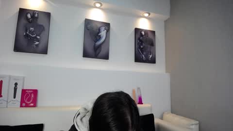 Snapshot of melodiroux_ chatting on 02.04.26 Melodi online show from 02.04.26