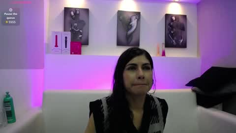 Snapshot of melodiroux_ chatting on 02.09.26 Melodi online show from 02.09.26