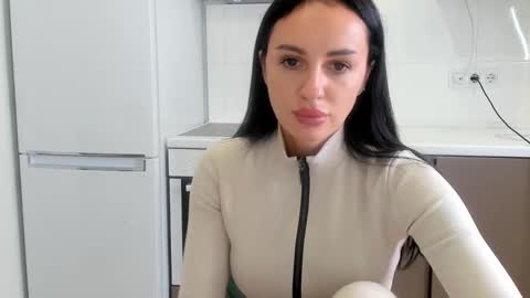 Snapshot of melodyhewit chatting on 11.09.25 Masha online show from 11.09.25