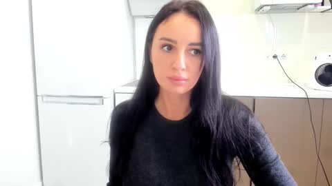 Snapshot of melodyhewit chatting on 11.14.25 Masha online show from 11.14.25