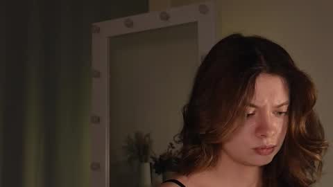 Snapshot of melodykey_x chatting on 11.30.25 melody online show from 11.30.25