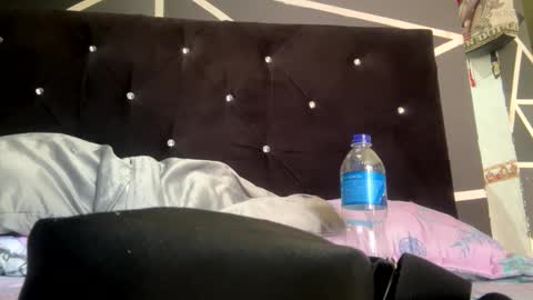 Snapshot of melodysnow chatting on 12.02.25 melodysnow online show from 12.02.25