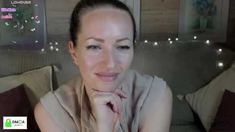 Snapshot of melodyys chatting on 10.23.25 Melody My schedule this week Wednesday Thursday Sunday online show from 10.23.25