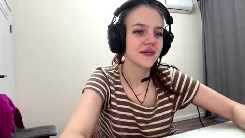 Hi Im Aria 18 years old online show from 01.16.26