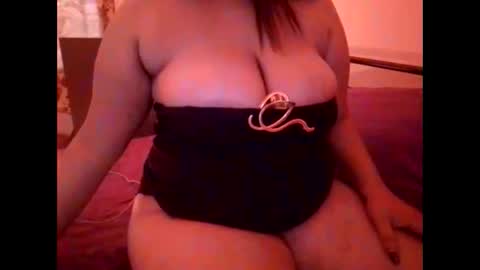 Snapshot of meltednorth6 chatting on 11.23.25 Merry online show from 11.23.25