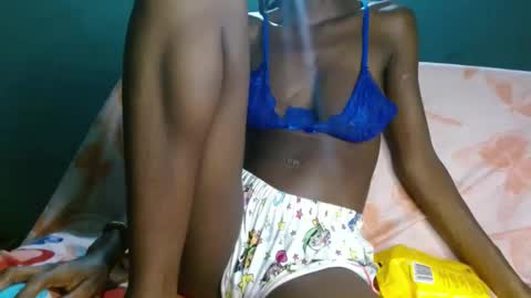 Snapshot of mely1003 chatting on 11.23.25 mely online show from 11.23.25