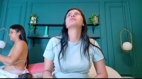 Snapshot of melydoll_ chatting on 06.13.26 Maelly online show from 06.13.26