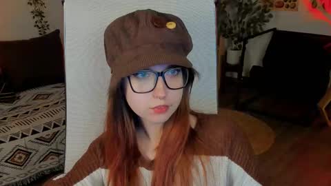 Snapshot of memorycadence chatting on 09.25.25 Mia online show from 09.25.25