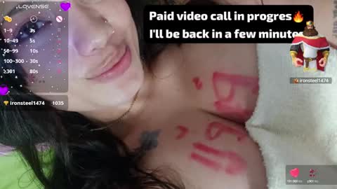 Snapshot of mena_hicks chatting on 03.02.25 Heart online show from 03.02.25