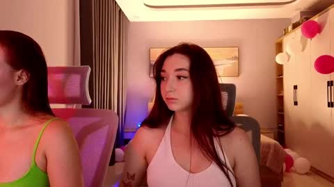 Snapshot of mencialo chatting on 05.16.26 Mencialo online show from 05.16.26