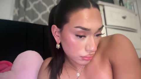 menloveava1 online show from 04.12.26