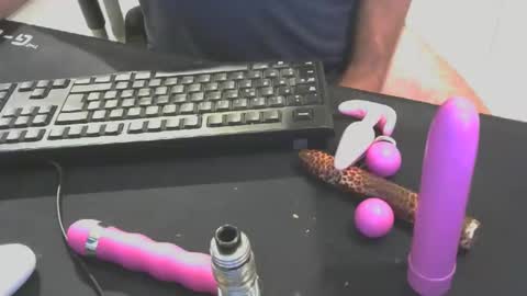 Snapshot of mentosgum chatting on 10.08.25 mentosgum online show from 10.08.25