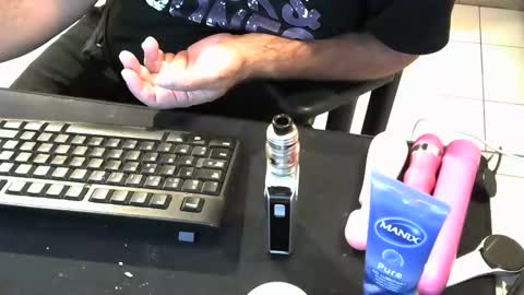 Snapshot of mentosgum chatting on 10.11.25 mentosgum online show from 10.11.25