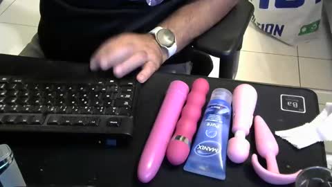 Snapshot of mentosgum chatting on 10.14.25 mentosgum online show from 10.14.25