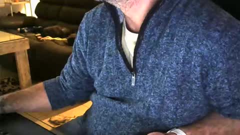 Snapshot of mentosgum chatting on 12.03.25 mentosgum online show from 12.03.25