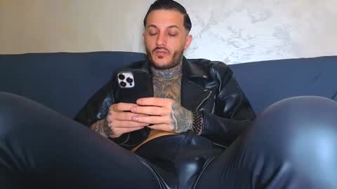 Snapshot of mentoxxl chatting on 11.05.25 Fallow my ONLYFANS for xxx daily online show from 11.05.25