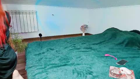 Snapshot of meowroslava chatting on 11.18.25 meowroslava online show from 11.18.25