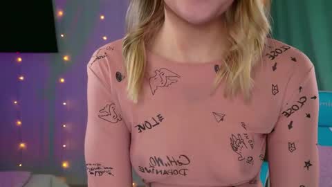 Snapshot of mercedes_robins chatting on 02.05.26 Molly online show from 02.05.26