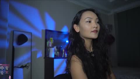 Snapshot of mercedesss_8 chatting on 11.26.25 Next show on 03 Dec online show from 11.26.25