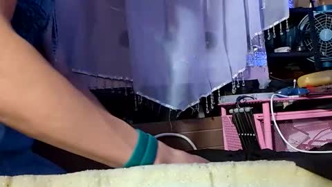 gurlnips online show from 11.10.25