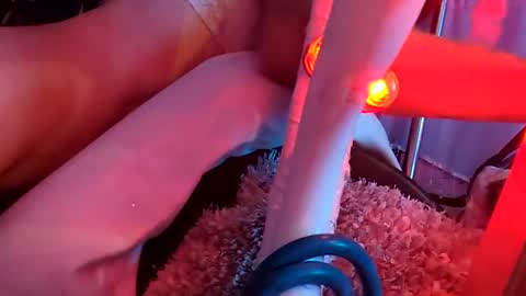 gurlnips online show from 11.14.25