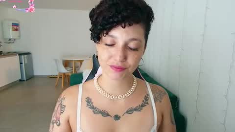 Miss Freckles online show from 02.20.25