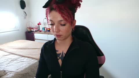 Miss Freckles online show from 04.28.26