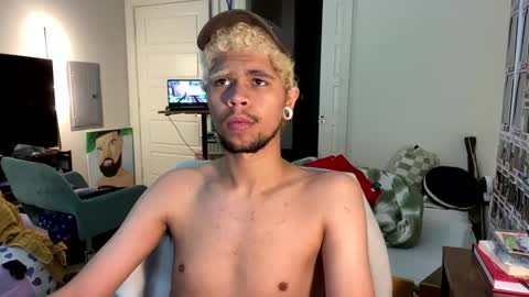 Snapshot of merlinharriss chatting on 02.20.25 Merlinz Magic online show from 02.20.25