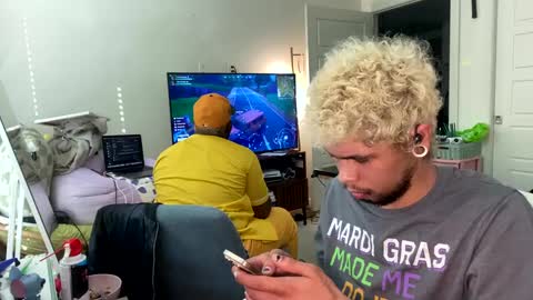 Snapshot of merlinharriss chatting on 03.12.25 Merlinz Magic online show from 03.12.25