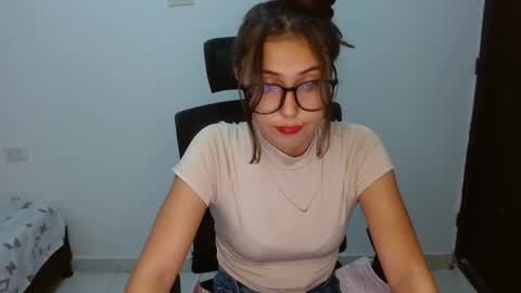 Snapshot of merly_14 chatting on 06.01.26 merly_14 online show from 06.01.26
