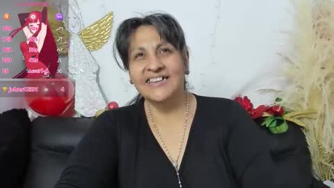 Snapshot of merlyna_goldens chatting on 01.12.26 My next birthday is December 11th. online show from 01.12.26