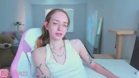Snapshot of merryl_clark chatting on 06.24.26 Sara online show from 06.24.26