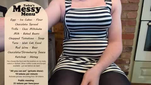 Snapshot of messyxdresser chatting on 02.12.26 messyxdresser online show from 02.12.26