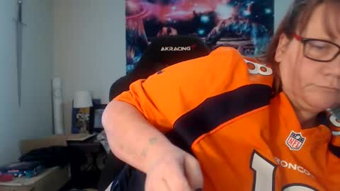 Mommy Jaxx online show from 12.08.24