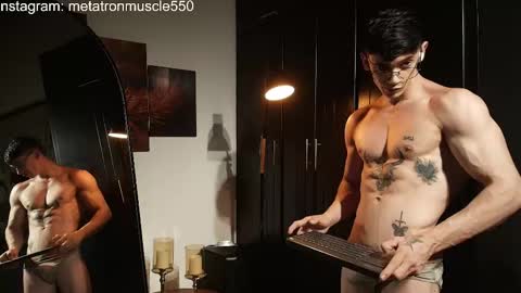 Snapshot of metatron_muscle chatting on 04.25.26 Dany online show from 04.25.26