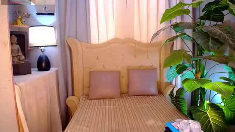 Snapshot of metawinathan chatting on 12.16.25 myka online show from 12.16.25