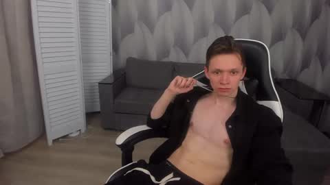 MEVERIK OUSHEN online show from 04.23.26