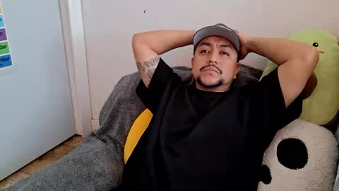 Snapshot of mexidaddycan chatting on 12.15.25 mexidaddycan online show from 12.15.25