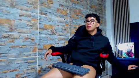 mexwilliams online show from 10.28.25