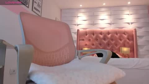 Snapshot of mhellissaw chatting on 12.15.24 melissa online show from 12.15.24