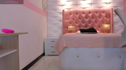 Snapshot of mhellissaw chatting on 12.31.24 melissa online show from 12.31.24