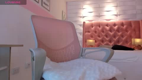 Snapshot of mhellissaw chatting on 02.05.25 melissa online show from 02.05.25