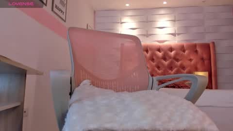 Snapshot of mhellissaw chatting on 02.26.25 melissa online show from 02.26.25