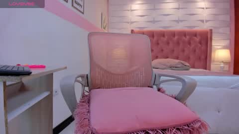 Snapshot of mhellissaw chatting on 09.20.25 melissa online show from 09.20.25