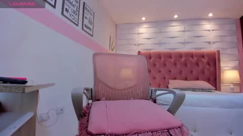 Snapshot of mhellissaw chatting on 09.26.25 melissa online show from 09.26.25