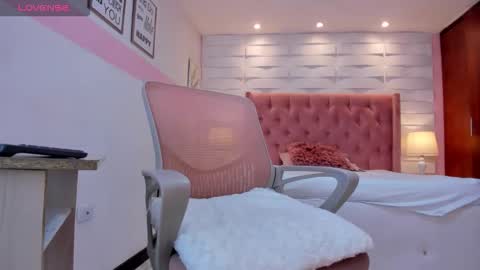 Snapshot of mhellissaw chatting on 09.27.25 melissa online show from 09.27.25