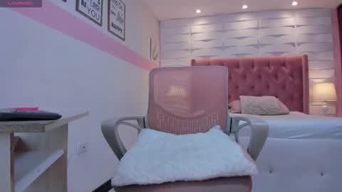 Snapshot of mhellissaw chatting on 10.11.25 melissa online show from 10.11.25