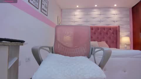 Snapshot of mhellissaw chatting on 10.15.25 melissa online show from 10.15.25